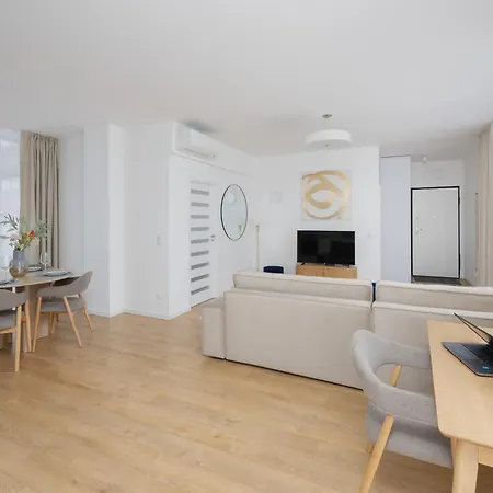 Lux Center Browary Warszawskie By Renters Warsaw