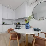 Lux Center Browary Warszawskie By Renters * Warschau