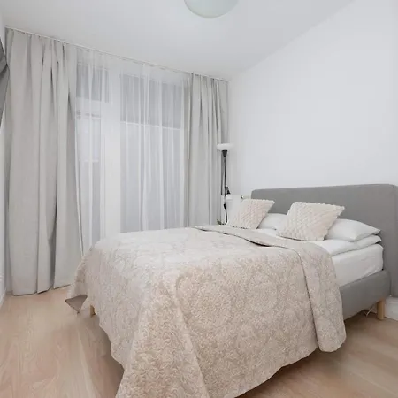 アパート Lux Center Browary Warszawskie By Renters ワルシャワ