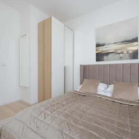 Lux Center Browary Warszawskie By Renters Warsaw