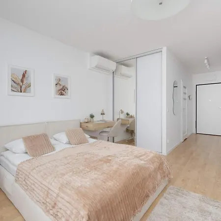 Lux Center Browary Warszawskie By Renters Apartment *