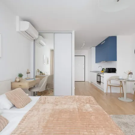 Lux Center Browary Warszawskie By Renters