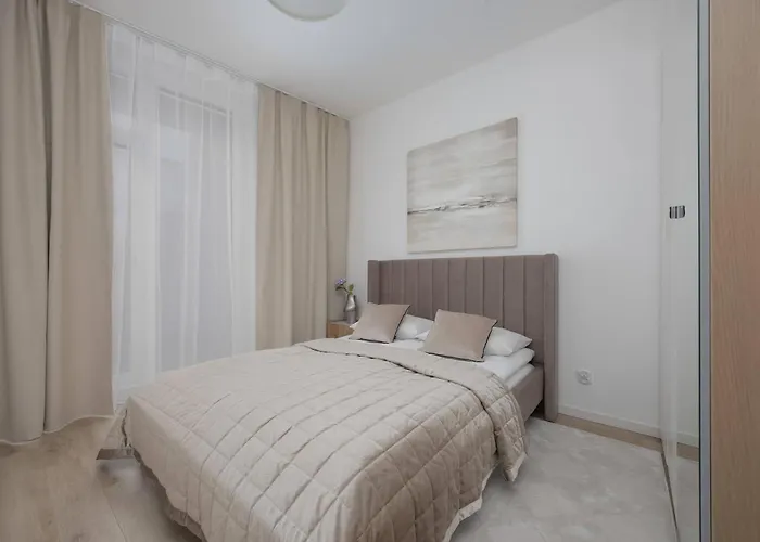 Lux Center Browary Warszawskie By Renters Varšava