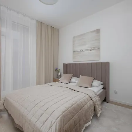 Lux Center Browary Warszawskie By Renters Varsavia